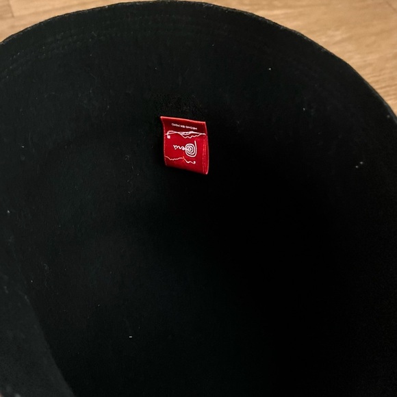 Black sheep’s wool Felt Hat for Women with Spiral Accents, sophisticated - Picture 7 of 11